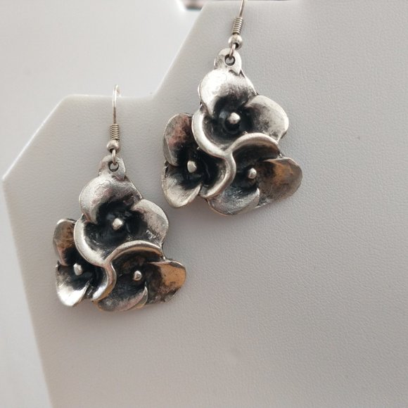 earrings - Picture 3 of 3